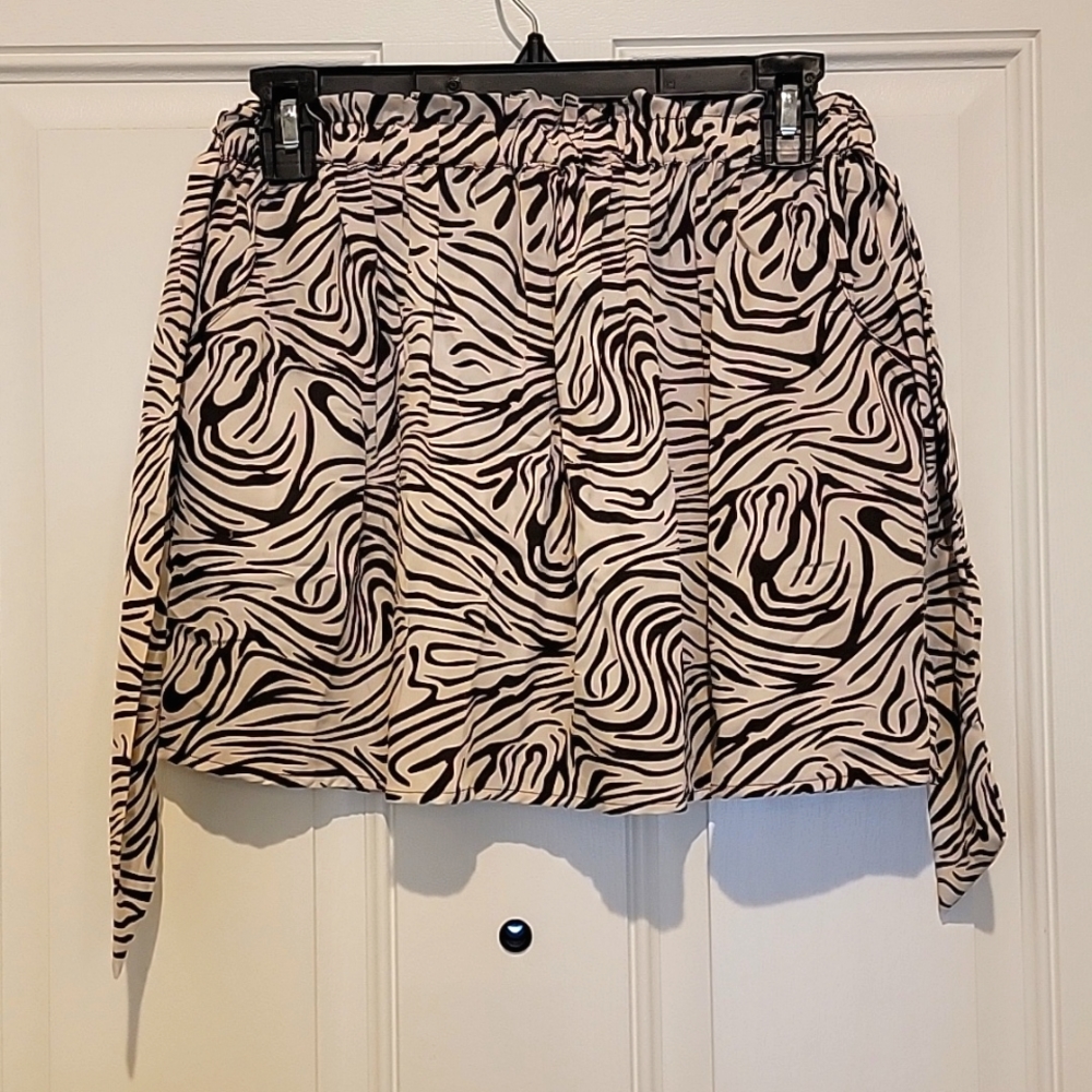 Womens Tan/Dark Brown Short